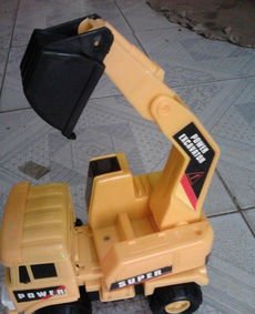 大型工程玩具稱斤批發 鉤機、巴士拖車、救援車廠家直供